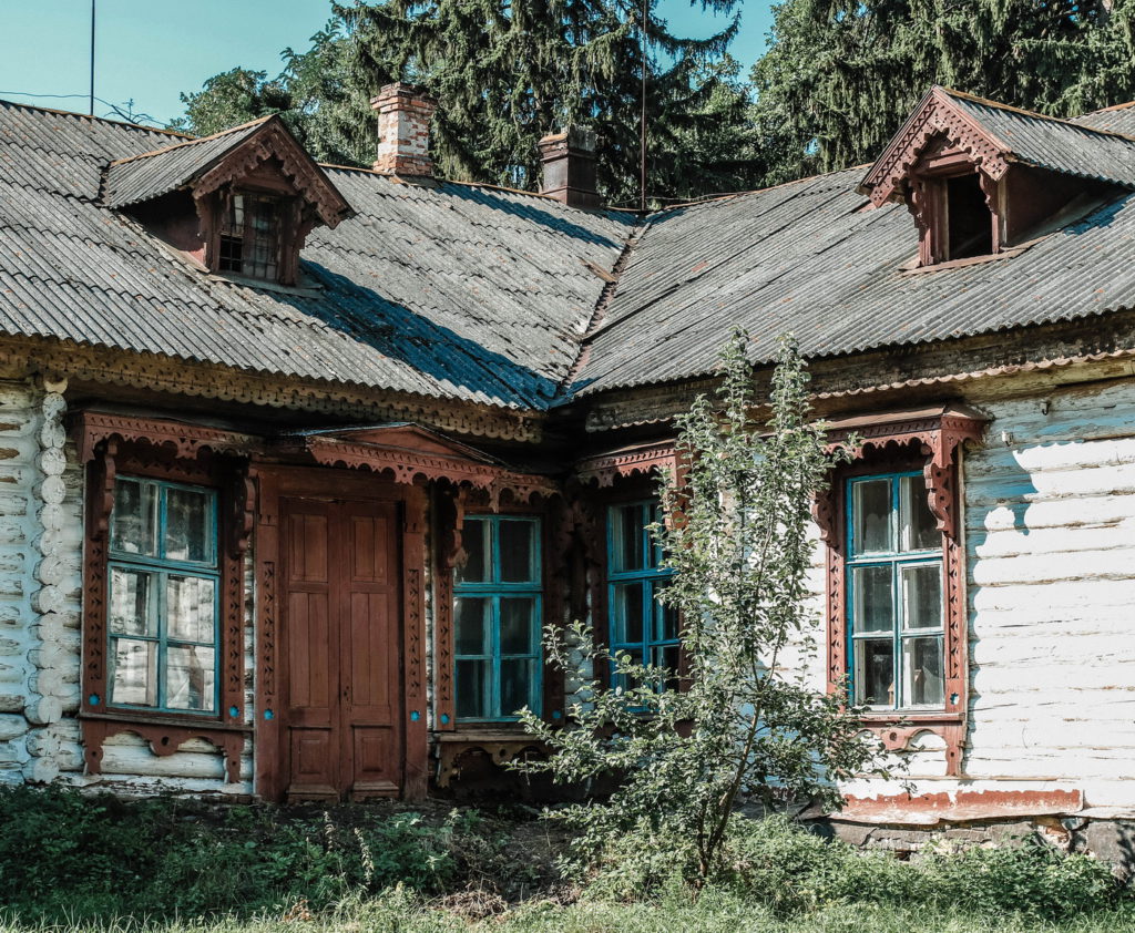 Яроповичі. Дерев’яна садиба Тржецяків-Єнні ХVIII століття.